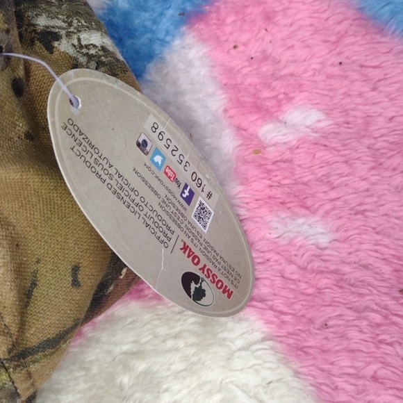 Mossy Oak and Bonus Hats - Picture 4 of 4